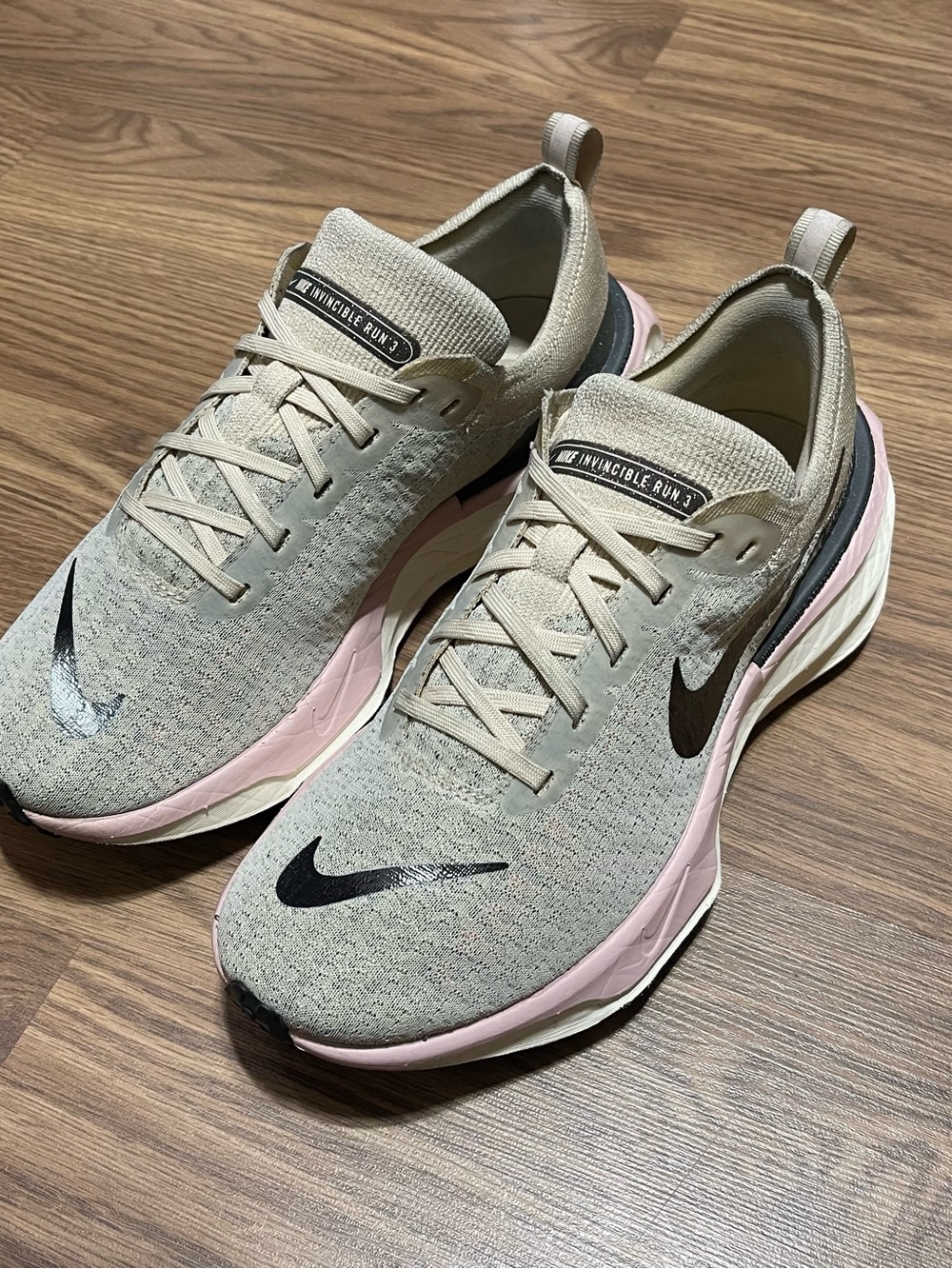Nike Shoes Womens 11 ZoomX Invincible Run 3 FlyKnit Ivory Pink Mom FQ5027-100